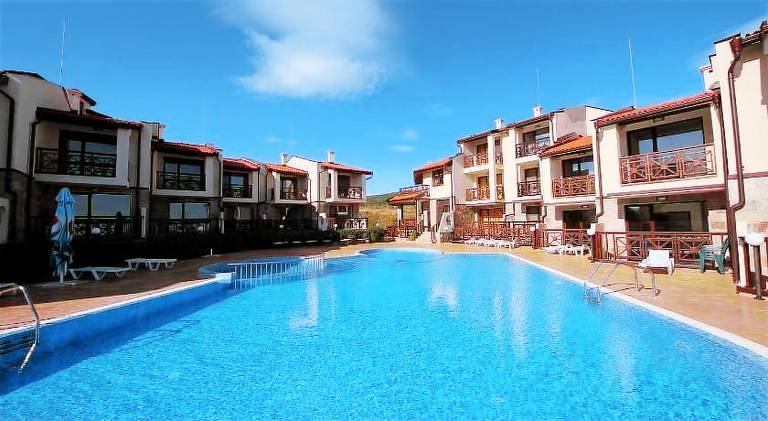 Apartment with pool in Sveti Vlas