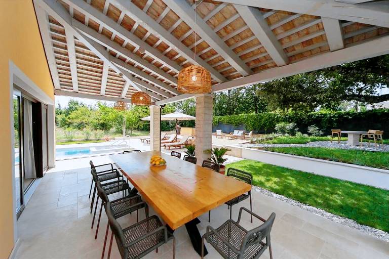 Child-friendly villa with garden, BBQ & pool | Suitable for remote work | Pets allowed — photo 5