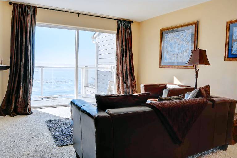Condo  Nelscott