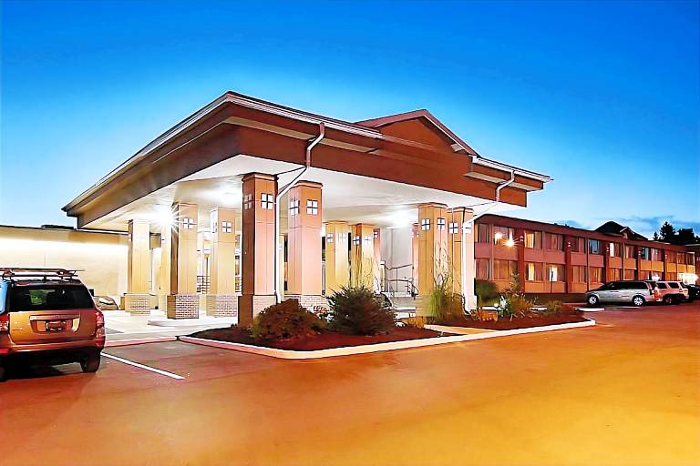 Quality Inn & Suites East Syracuse - Carrier Circle — photo 2