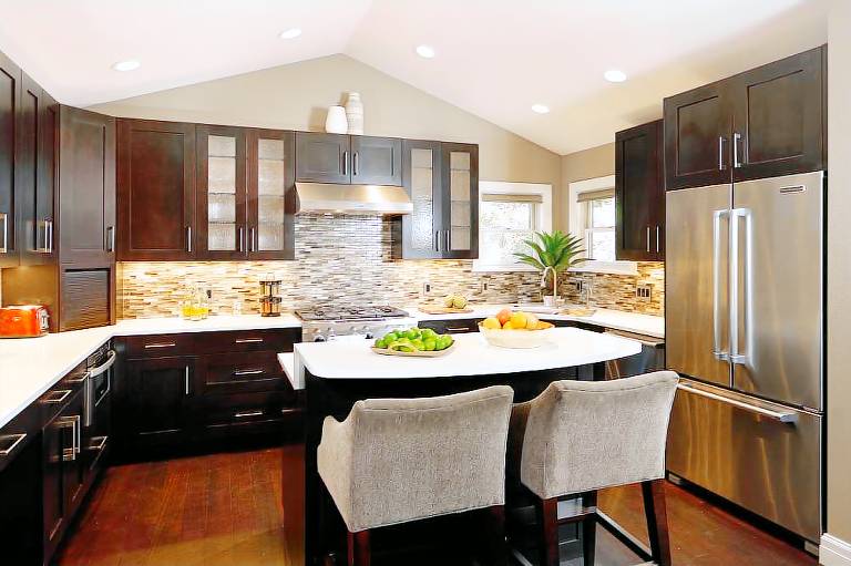 107 Park Avenue Private Home in Aspen with Hot Tub, Pool Table, Yard, Designer Furnishings — photo 5
