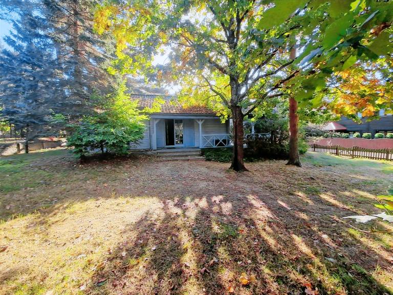 House with yard & barbeque | Nature view — photo 4