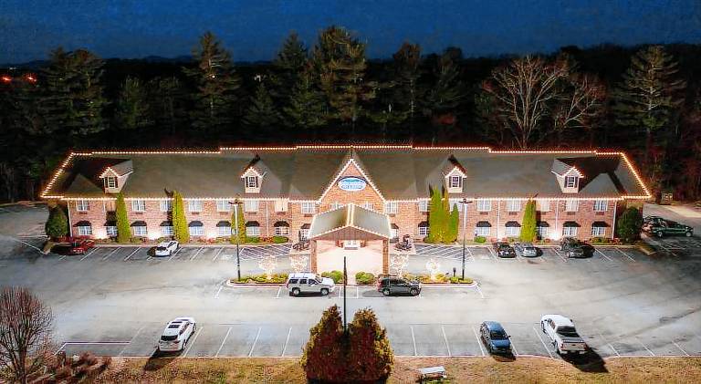 Mountain Inn & Suites Flat Rock in Hendersonville, NC