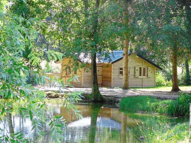 Chalet with pool & patio — photo 4