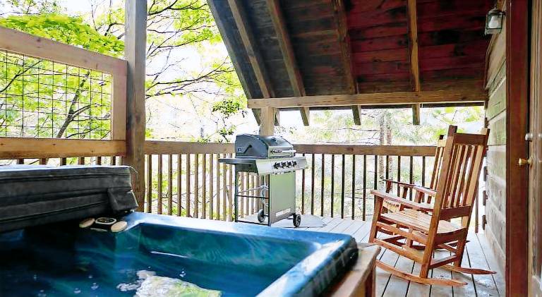 House with pool & hot tub — photo 2
