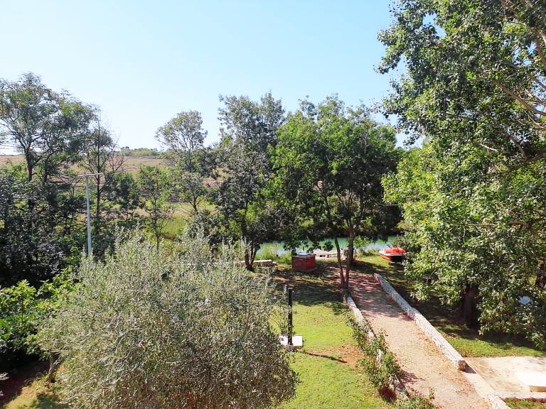 House with barbeque — photo 4