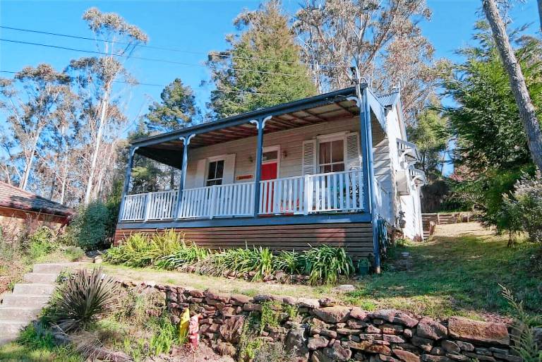 House Leura