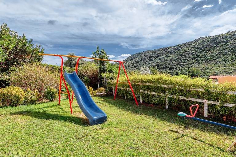 Apartment with yard, pool & terrace | Pets allowed — photo 4