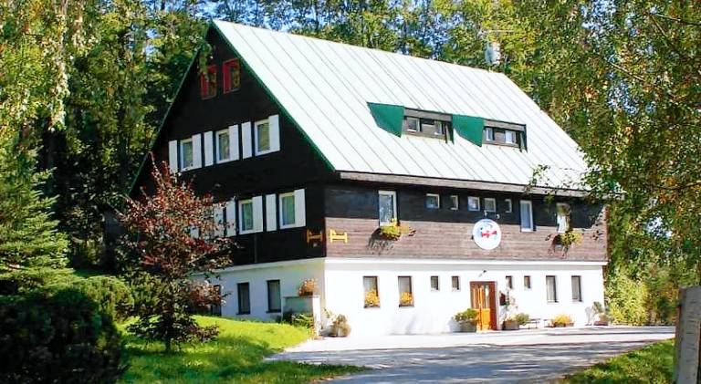 Turisticka chata Jiskra Harrachov in Harrachov