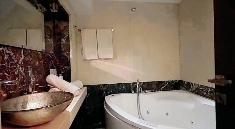 Apartment with terrace & hot tub | Pets allowed — photo 3