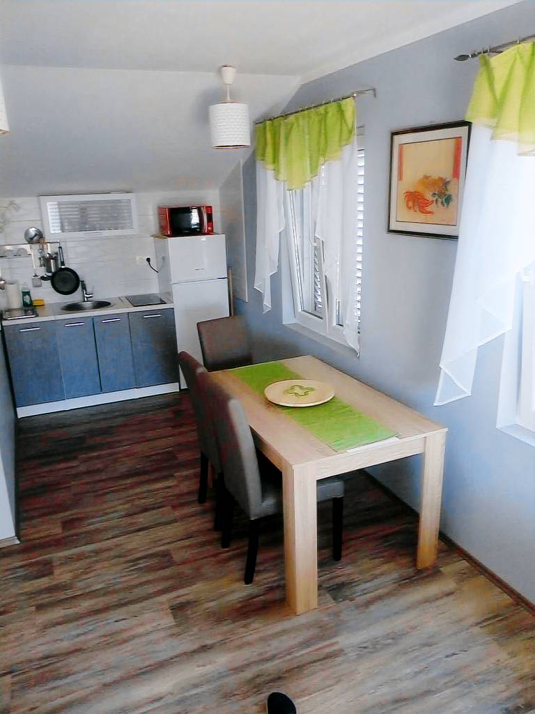 Family-friendly lovely rental apartment with grill, yard & terrace | Next to the beach | Dogs allowed — photo 5
