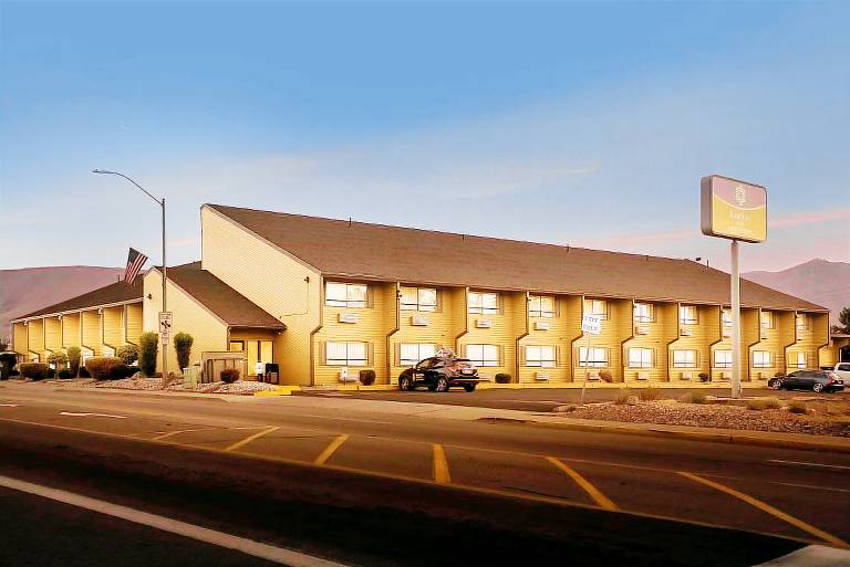 SureStay by Best Western Wenatchee — photo 4