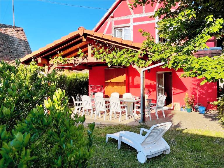 Vacation home with terrace, BBQ & garden — photo 2