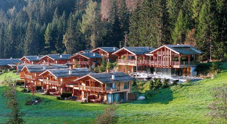 Chalet with yard, pool & BBQ | Suitable for remote work | Dogs allowed in Rio di Pusteria