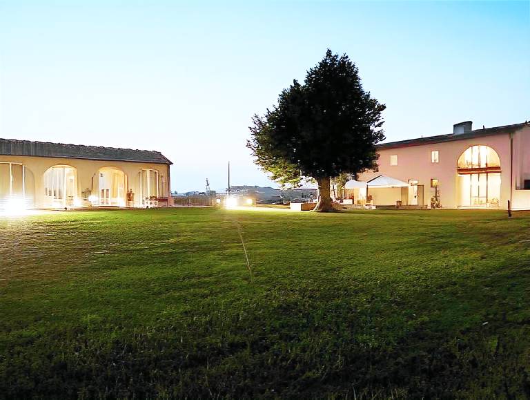 Vacation home with yard & patio in San Giuliano Terme
