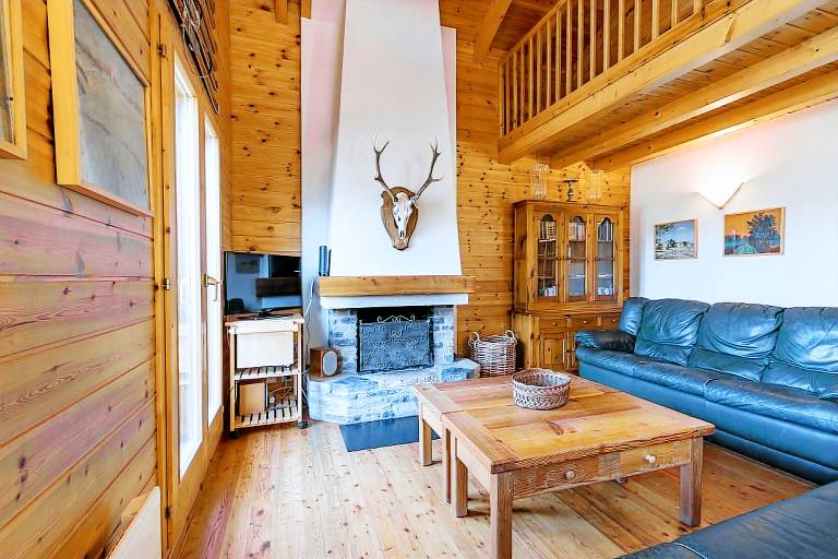 Fully equipped chalet with patio | Pets are welcome — photo 2