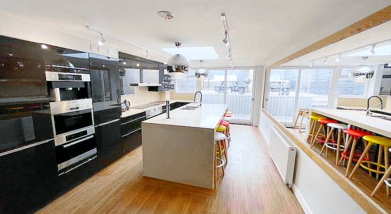 Vacation home with jacuzzi | Pet-friendly — photo 3