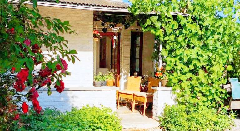 Vacation home with patio, grill & yard — photo 4