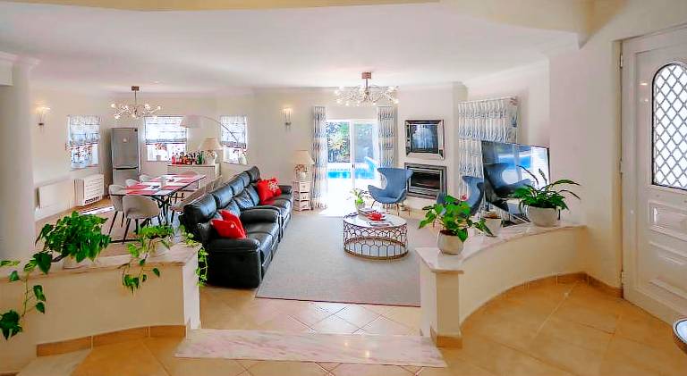 Fully equipped villa with private pool, grill & yard | Perfect for remote work | Pet-friendly — photo 5