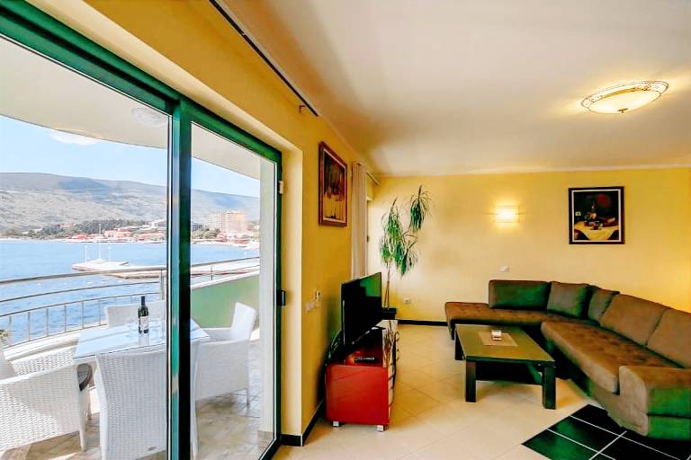 Ferienwohnung in Herceg Novi, Njivice für max. 4 Personen, Ferienwohnung in Herceg Novi, Njivice für max. 4 Personen,
