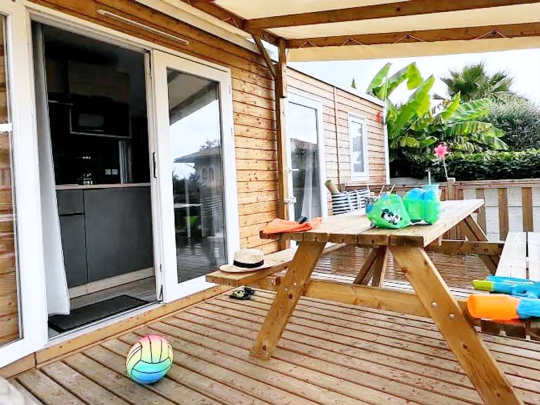 Mobile home with patio & heated pool — photo 5