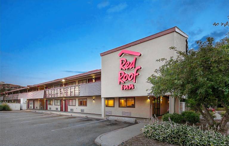 Red Roof Inn Detroit - Dearborn/Greenfield Village — photo 2