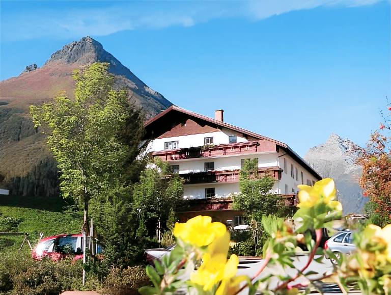 Clubdorf Hotel Alpenrose in Galtur