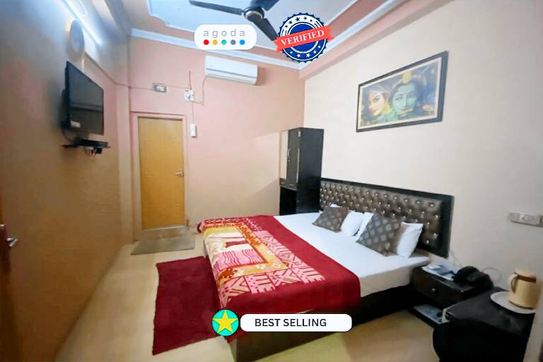 Goroomgo D S Stay Varanasi - 2km From Gadowlia in Varanasi