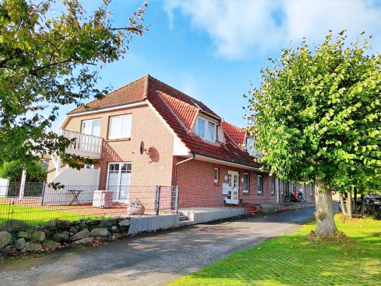 Ferienwohnung “Inselmädchen” für 4 Peronen und Hund mit Garten in Strukkamp — photo 3