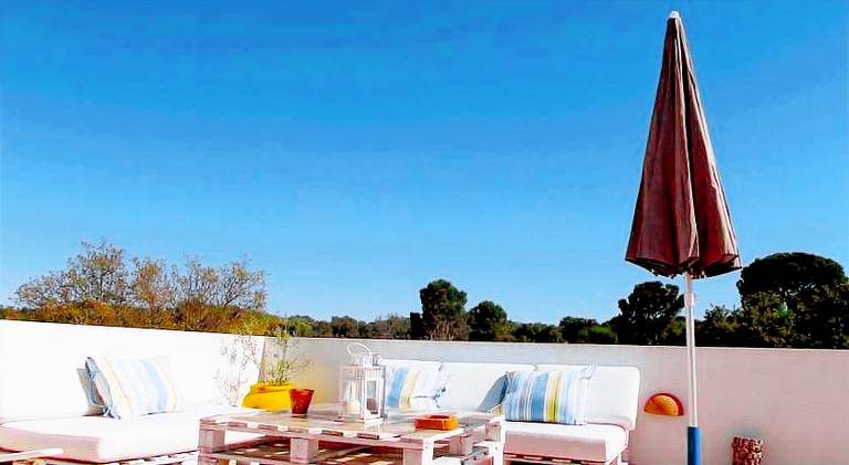 Fully equipped house with barbecue, private pool & patio | Suitable for remote work | Pets are welcome — photo 3