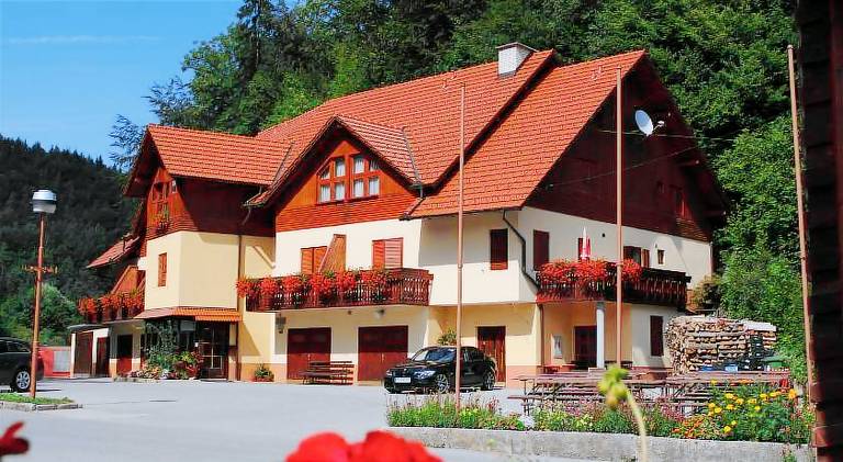 Prenočišče z zajtrkom Trojane