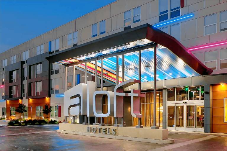 Aloft Indianapolis Downtown in Marion, IN