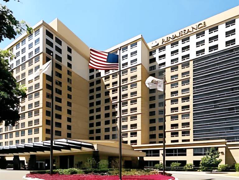 Renaissance Chicago O Hare Suites Hotel