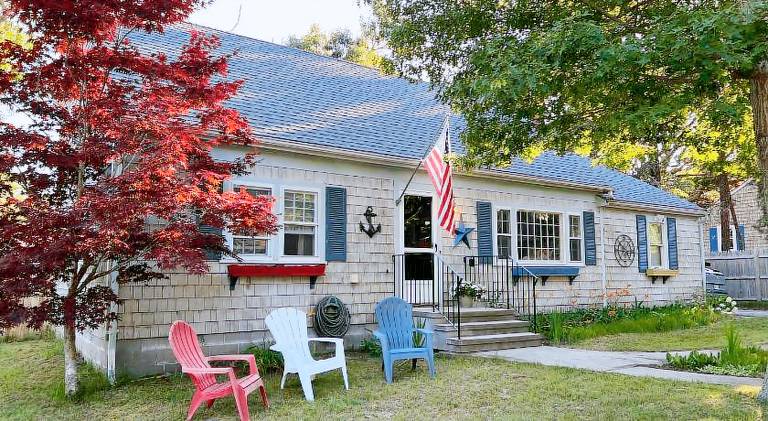 Vacation home with 4 rooms for 10 persons in West Yarmouth, MA