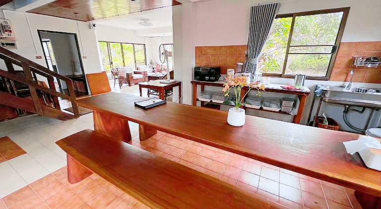 Villa with barbecue, yard & terrace — photo 5