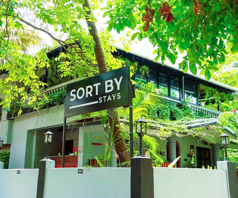 Sortby Stays, Grand Peddem in Anjuna