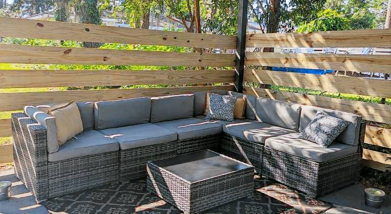Vacation home with pool — photo 2