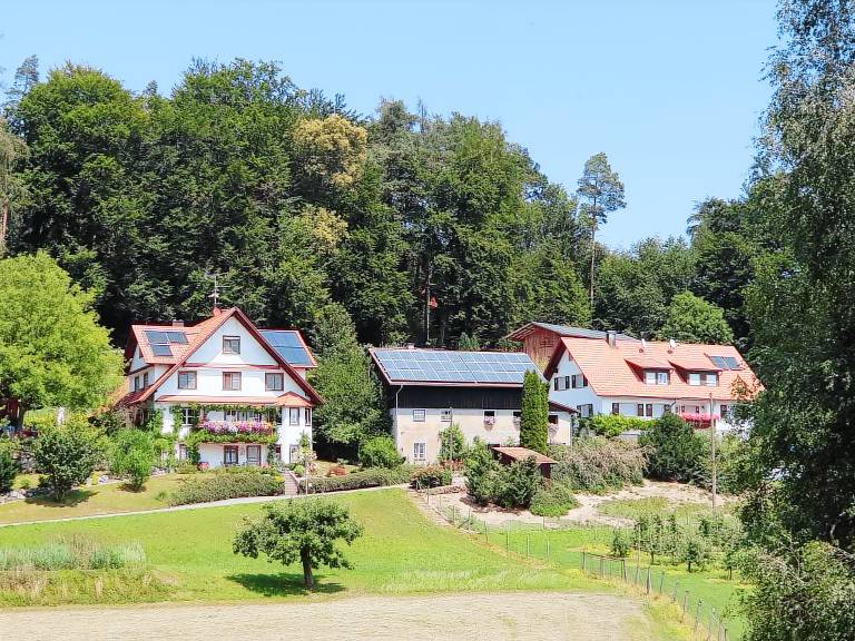 Holiday apartment with garden, terrace & barbecue | Mountain view — photo 3