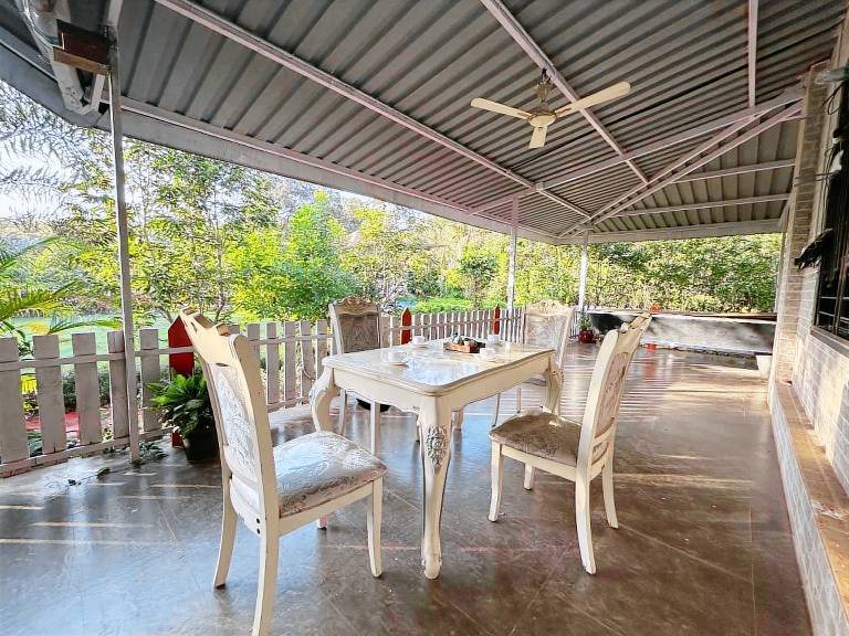 Bungalow with yard, patio & pool — photo 5