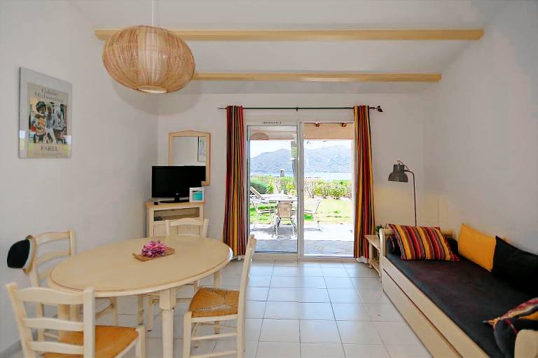 Family-oriented wonderful holiday park with pool & grill | Beach view | Close to the beach | Pets are welcome — photo 2
