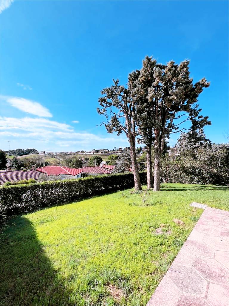 Villa with yard — photo 3