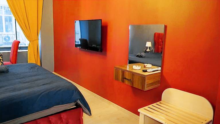 Rental with terrace & fast internet | Next to Galata Tower | City view