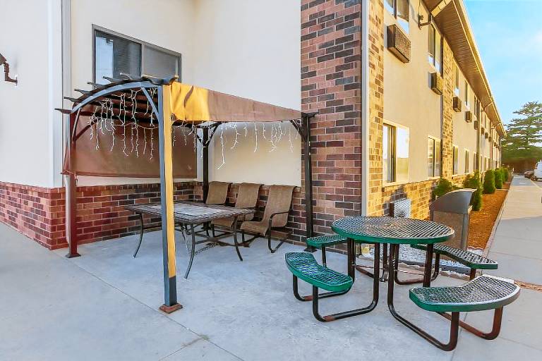 Quality Inn Galesburg near US Highway 34 and I-74 — photo 3