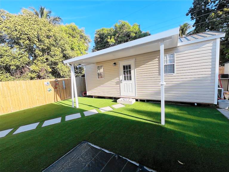 Cabin Lake Worth