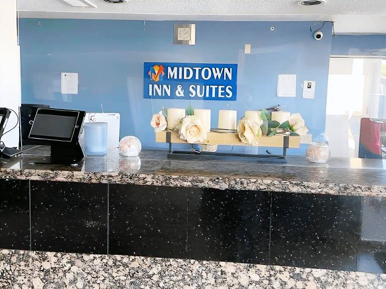 Tree Inn & Suites Albuquerque — photo 4