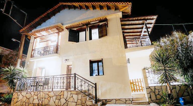 House with grill, garden & terrace | Pets are welcome in Aristotelis