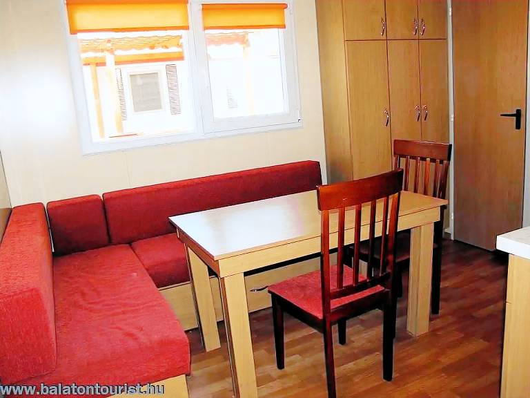 Mobile home with patio, sauna & pool | Pets are welcome — photo 4