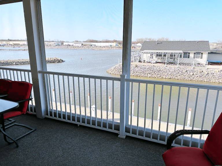 Condo  Lakeside