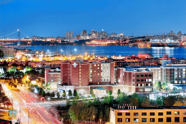 Homewood Suites by Hilton Edgewater NYC Area
