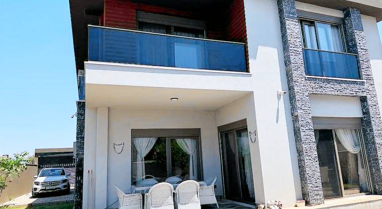 Villa with grill, yard & patio | Good for workation — photo 4